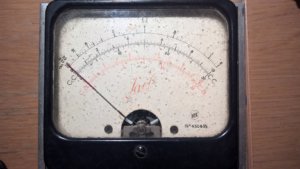 Detail of the needle gauge